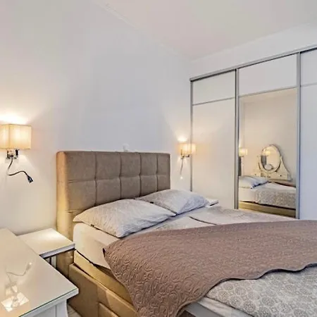 וילה Ponar With Swimming Pool