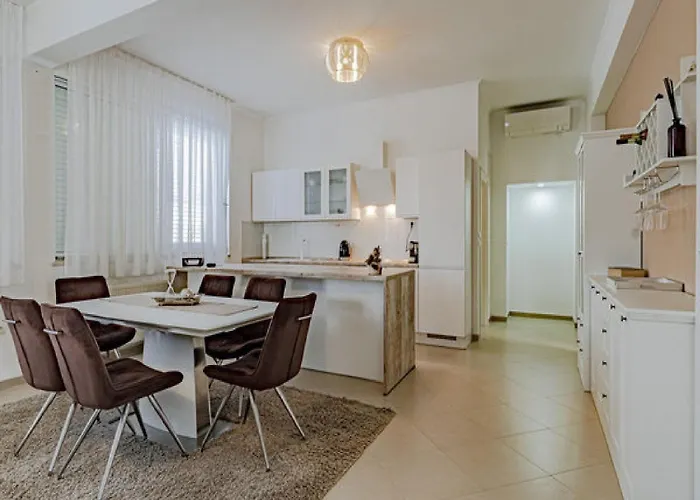 וילה Ponar With Swimming Pool *