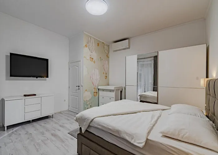 וילה Ponar With Swimming Pool