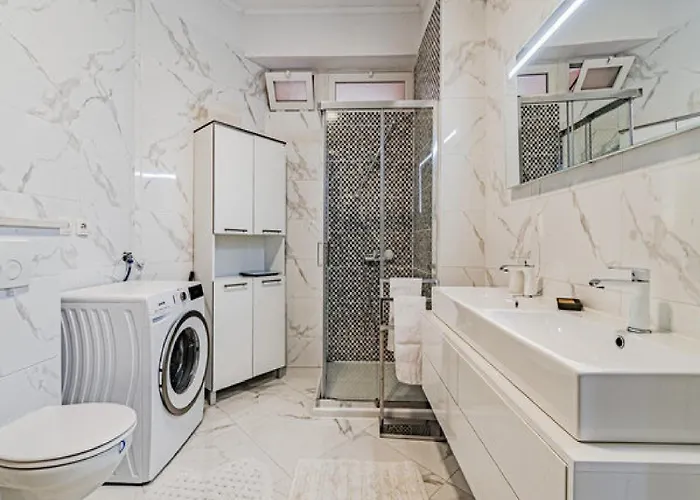 וילה Ponar With Swimming Pool קוצ'ישטה