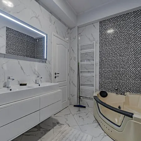 Ponar With Swimming Pool Villa