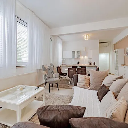 Ponar With Swimming Pool *