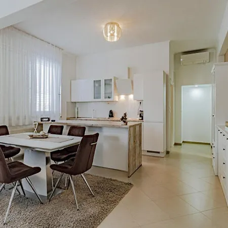 Villa Ponar With Swimming Pool *