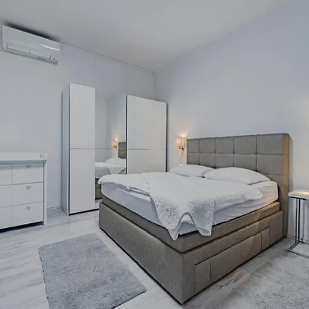 Ponar With Swimming Pool Kučište