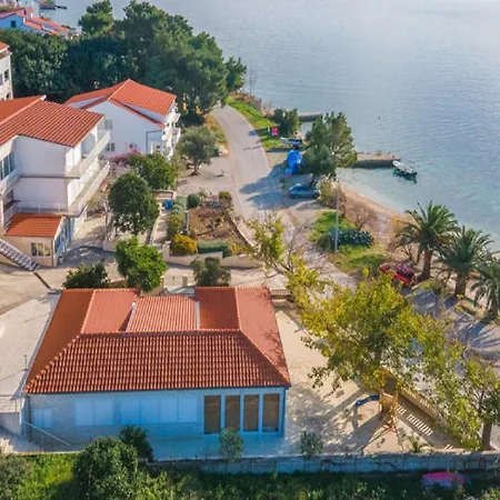 Ponar With Swimming Pool Villa