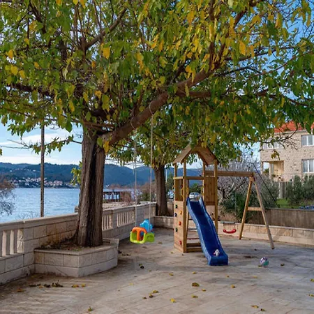 Ponar With Swimming Pool Villa *