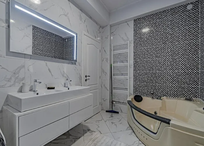 Ponar With Swimming Pool Villa