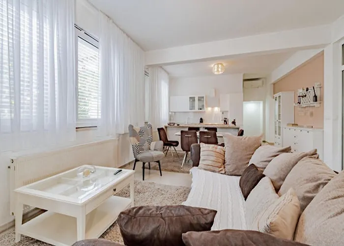 Ponar With Swimming Pool *