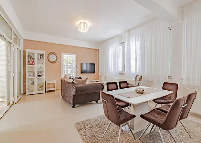 Ponar With Swimming Pool