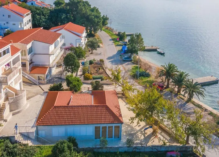 Ponar With Swimming Pool Villa