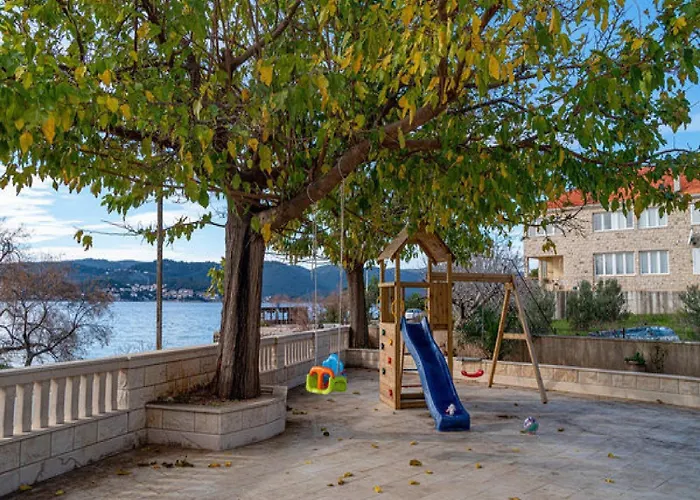 Ponar With Swimming Pool Villa *